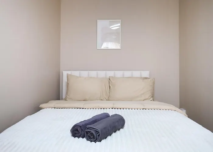 Cozy 2br For 4 Persons, Impact,wi-fi & Washer, Dmk アパート